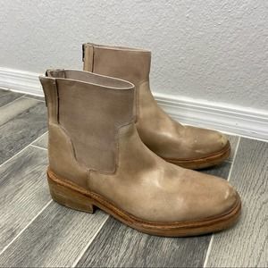 Free People Arlo Sante Fe Chelsea Boots Tan Beige Cream Leather Pull On